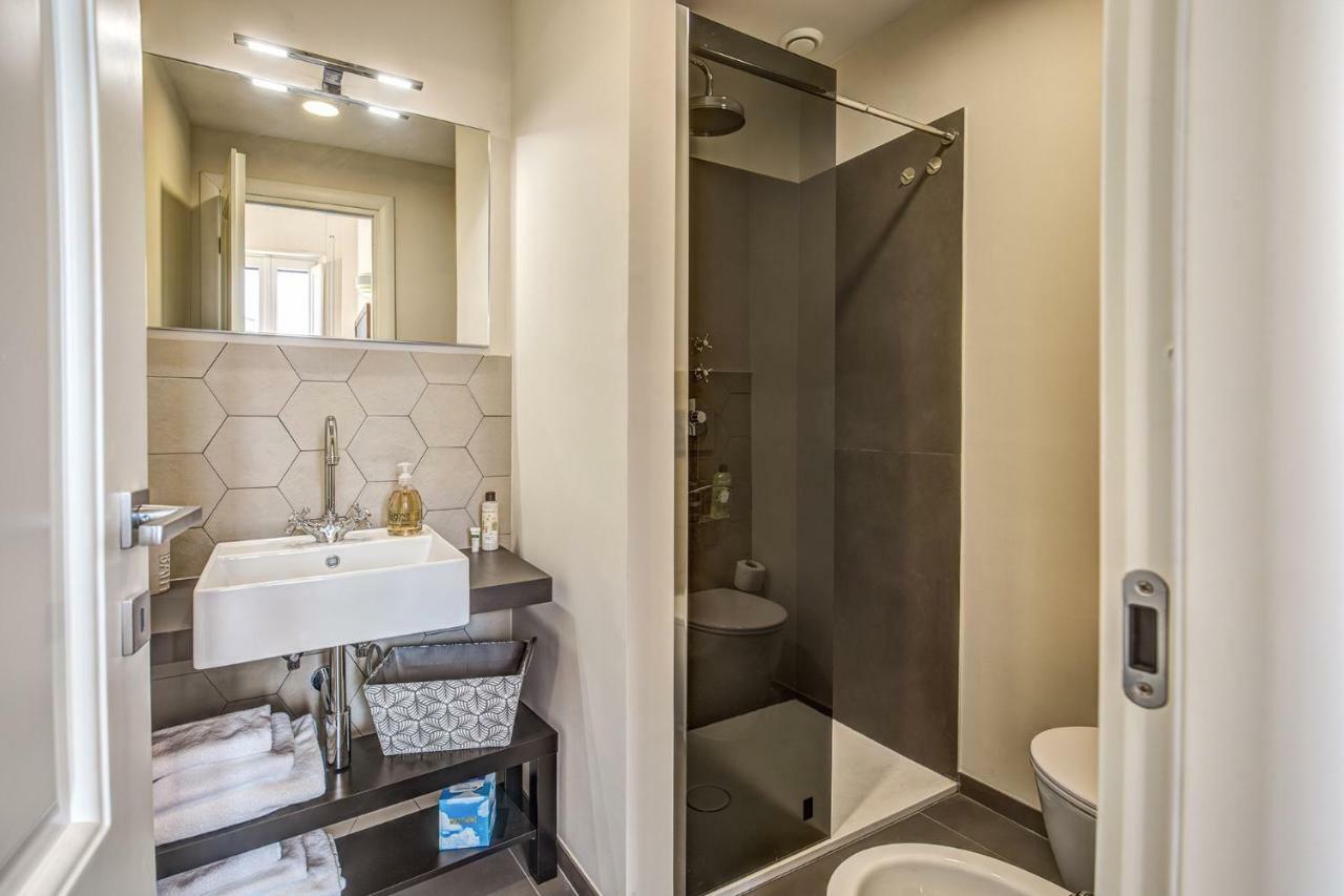 Insula Petri _ 2Bdr Apartment Roma Ngoại thất bức ảnh